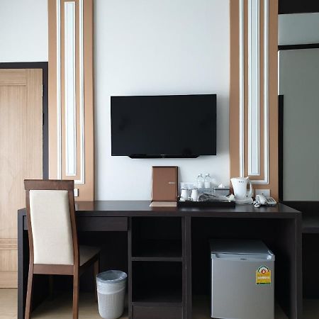Swan Lake Hotel Sattahip Exterior photo