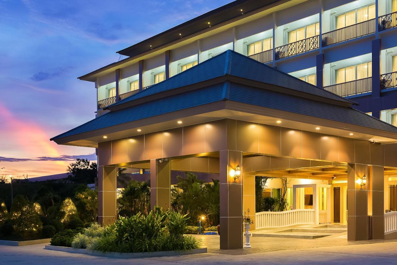 Swan Lake Hotel Sattahip Exterior photo