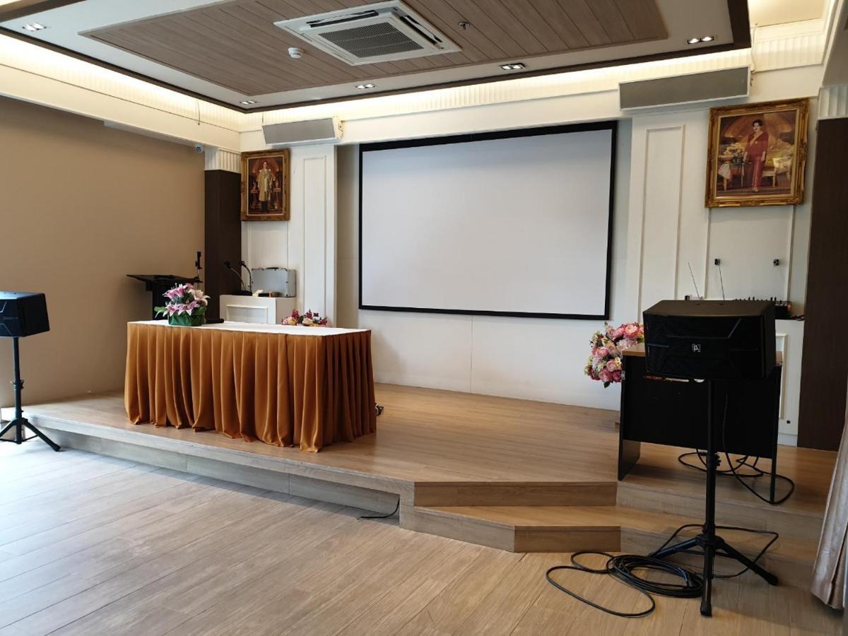 Swan Lake Hotel Sattahip Exterior photo