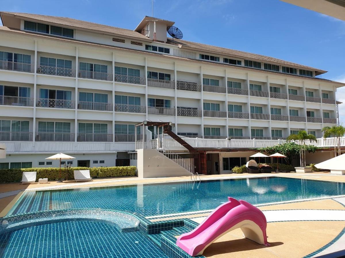 Swan Lake Hotel Sattahip Exterior photo