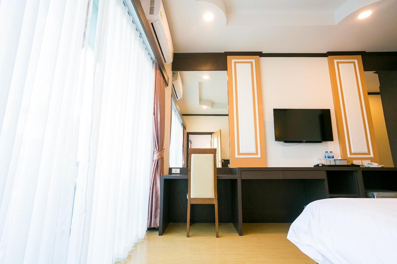 Swan Lake Hotel Sattahip Exterior photo